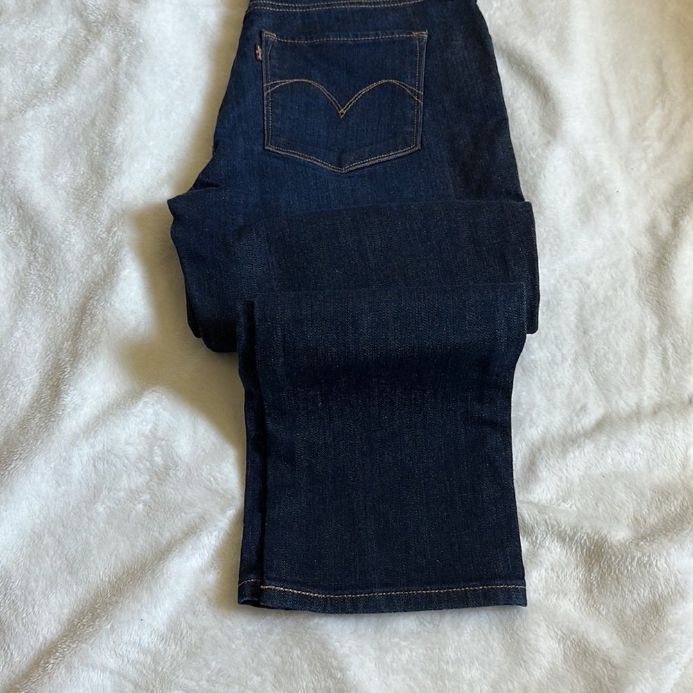 Levi’s - Picture 2 of 4